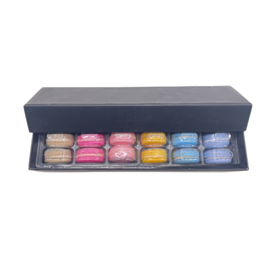 All Black Luxury Kraft Paper Recyclable 12pcs Macaron Packaging Box with Plastic Internal Tray
